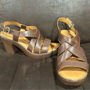 Born Women's Brown Strappy Sandals EUC 6